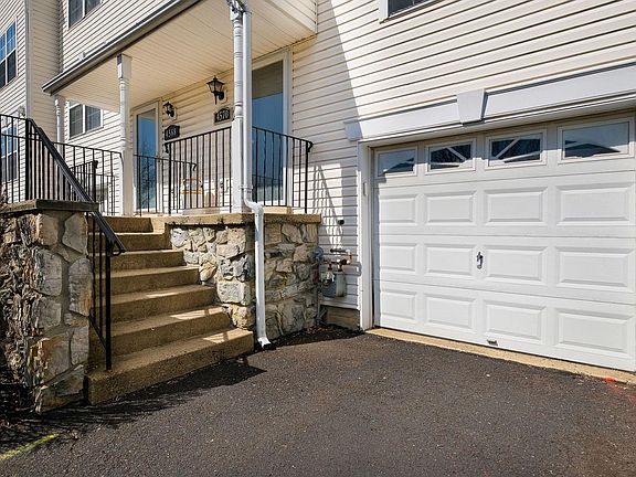 3rd image of 4570 Louise Saint Claire Dr