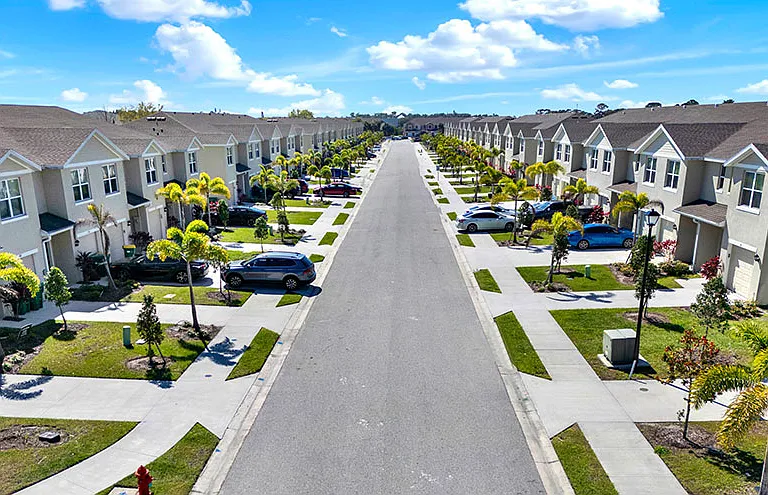 Amore Village Townhomes — Photo 5