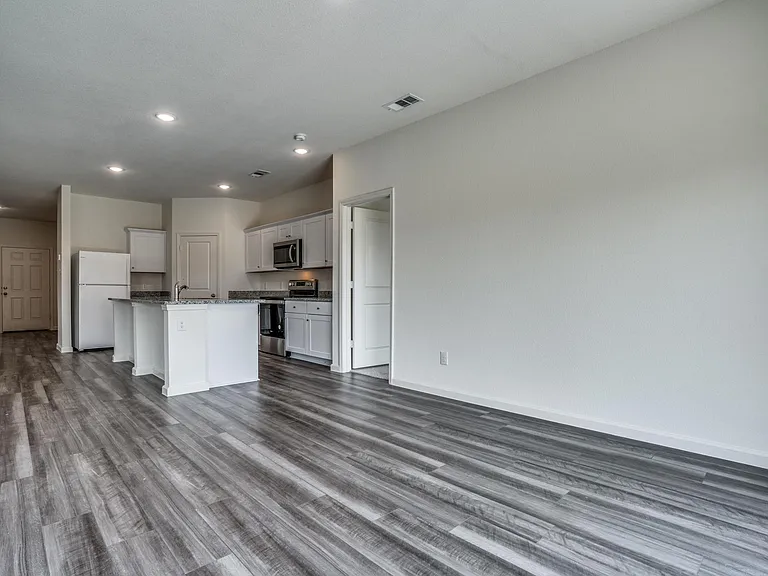 786 Wilshire Dr — Photo 8