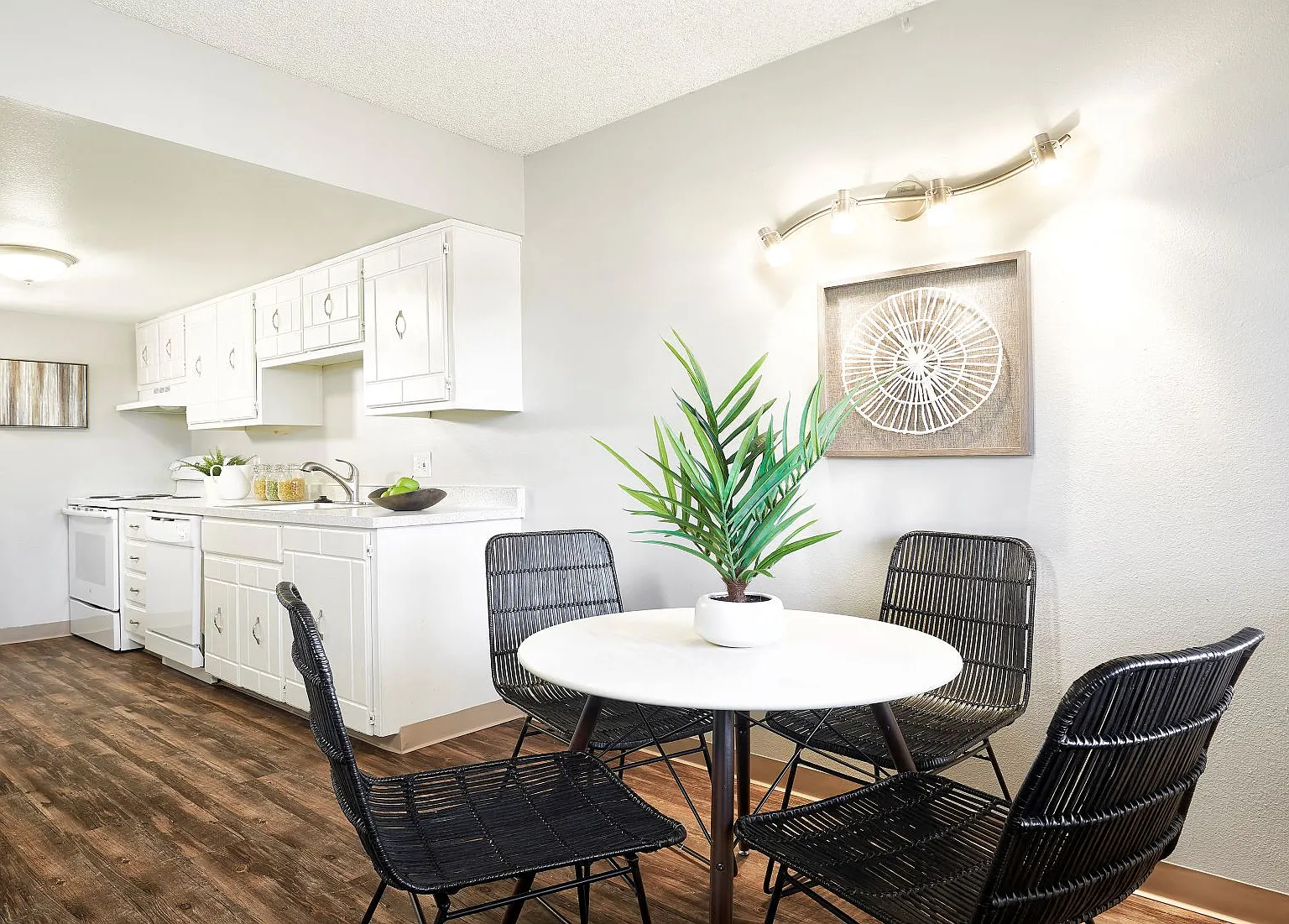 Weston Ridge Apartments — Photo 4