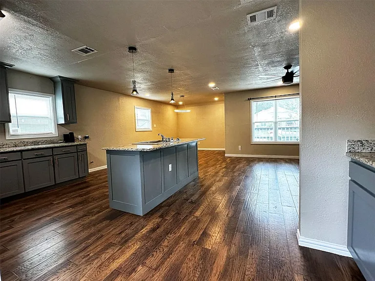 3144 Gordon Ave — Photo 10