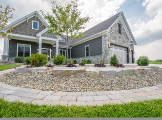 9848 Tall Grass Trl, Saint John, IN 46373