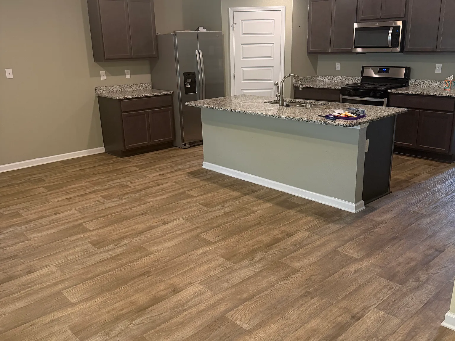 4 bed, 1806 sqft, $2,050 — Photo 3