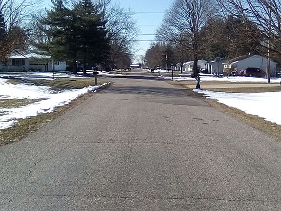 4th image of 69261 Vicky Dr