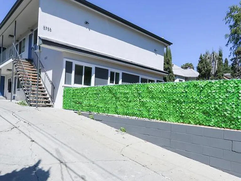 Locke Apts. — Photo 2