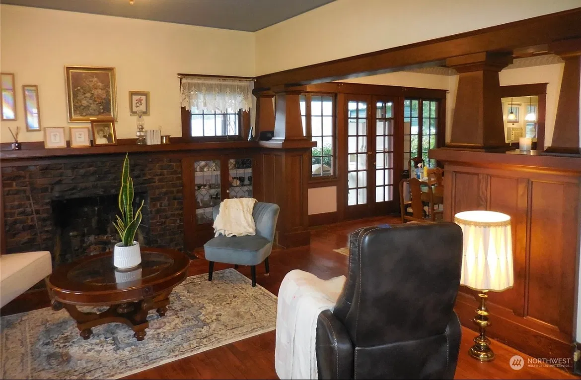 3 bed, 2104 sqft, $2,600 — Photo 4