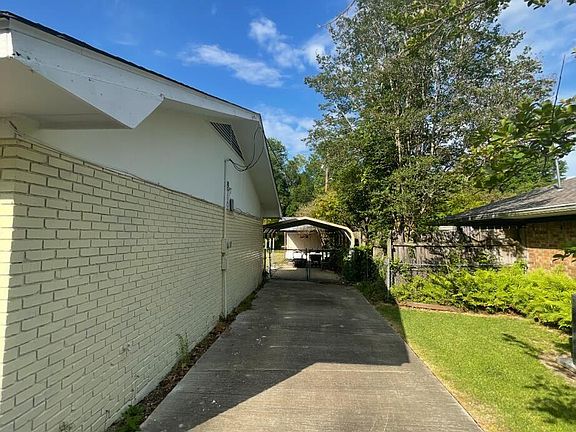 3rd image of 2059 Viking St