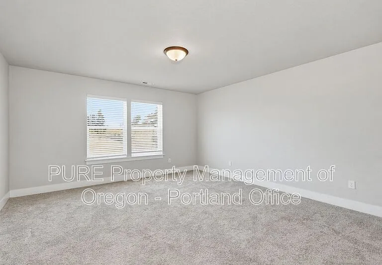 1730 NE Gilbert Ln — Photo 9