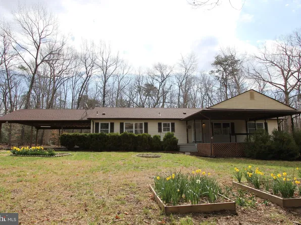 7120 Rison Dr, Indian Head, MD 20640
