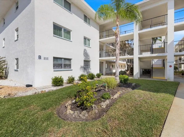 708 Tamiami Trl S APT 210, Venice, FL 34285