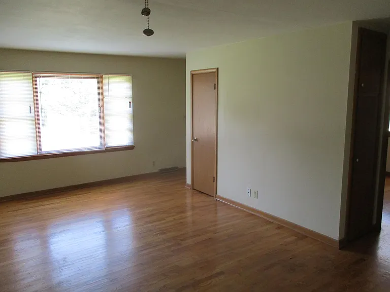 2020 E Page St — Photo 2