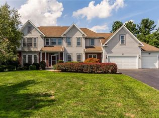 30 Split Rail Run, Penfield, NY 14526