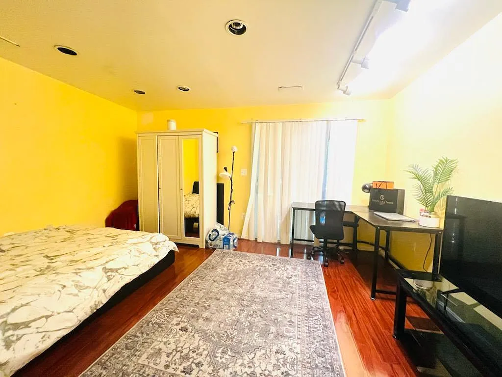 4 bed, 1443 sqft, $930 — Photo 2
