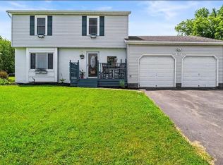 157 Raintree Ln, Hilton, NY 14468