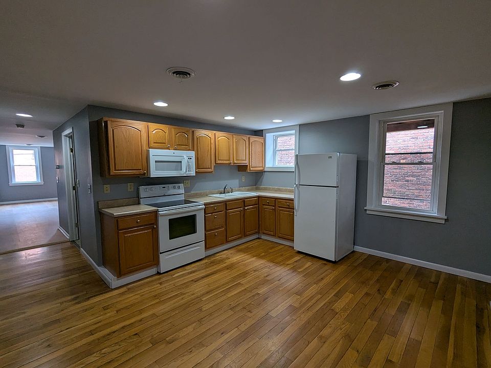 1st image of 137 Remsen St #2R