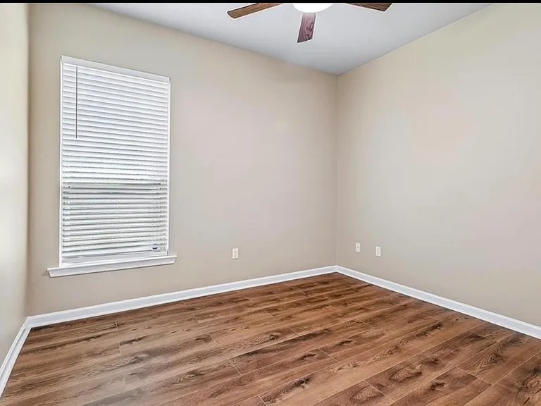 605 Whip St — Photo 11