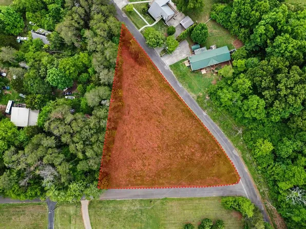 1107 Evergreen Trl, Dandridge, TN 37725