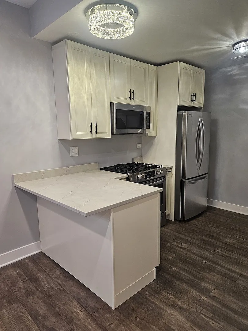 Studio, 400 sqft, $1,525 — Photo 3