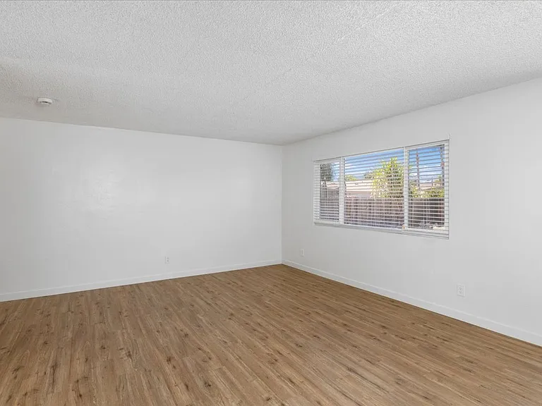 1309 S Juniper St — Photo 5