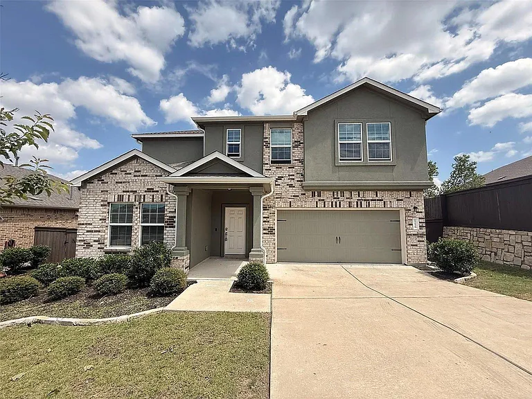 1216 Blackhaw Ln — Photo 1