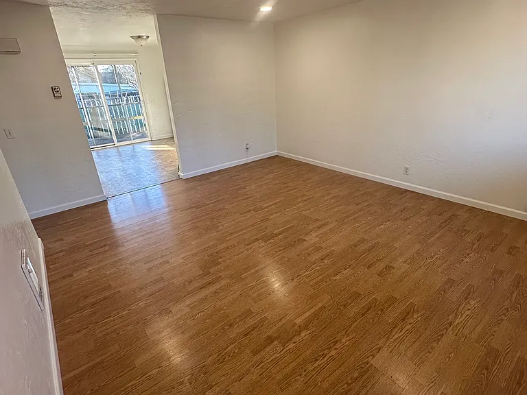 1075 W 13th Ave — Photo 3
