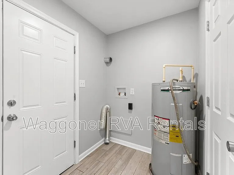 924 Kingsway Rd — Photo 37
