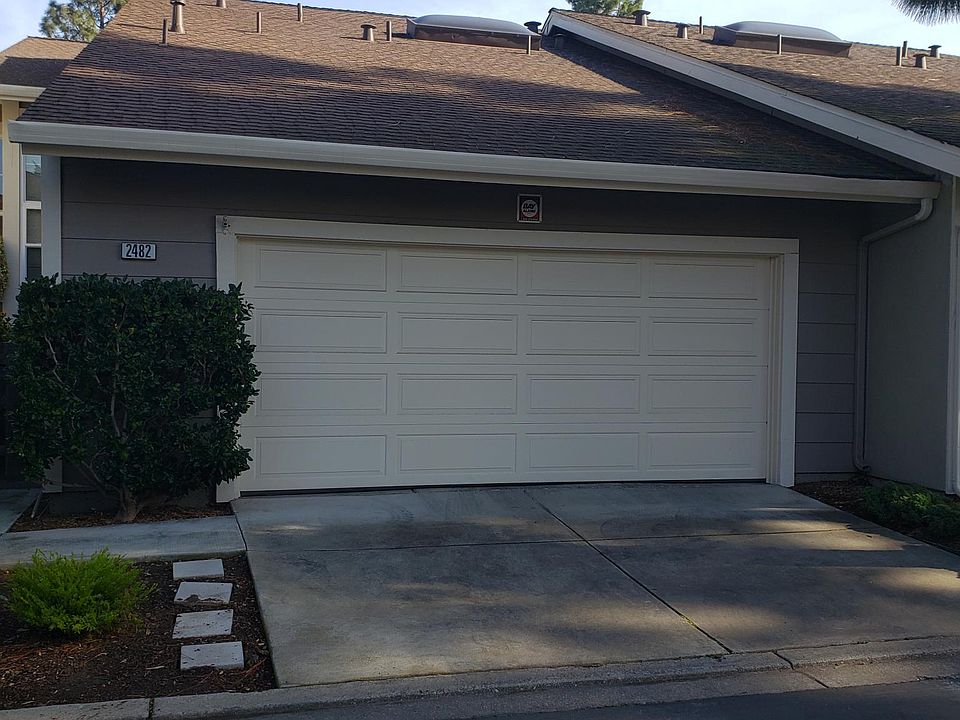 1st image of 2482 Blackpool Ln