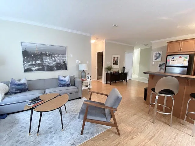 435 Colborne St — Photo 6