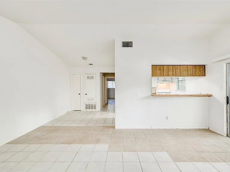 5208 Bogey Ct #B — Photo 8