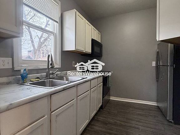 2nd image of 2540 12th Ave S APT 2