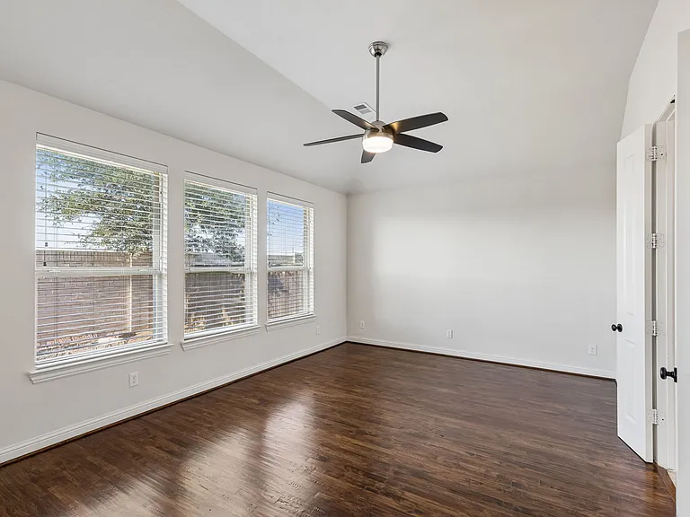 408 Vine St — Photo 14
