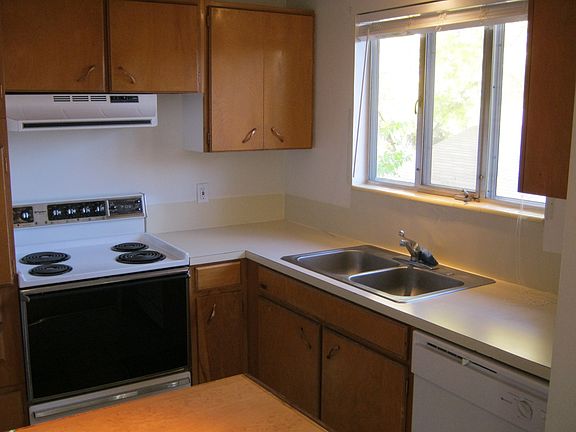 3rd image of 4445 Comanche Dr APT 3