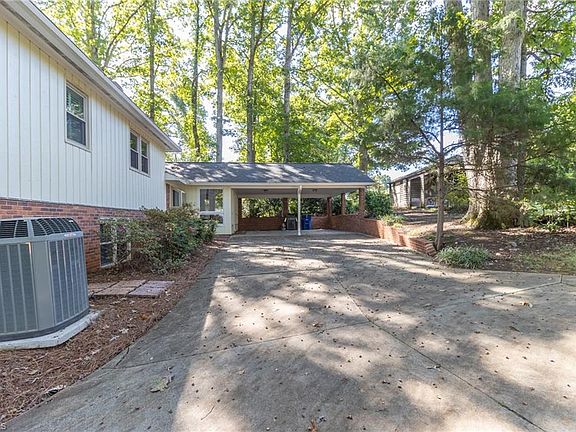3rd image of 681 Brentwood Ct