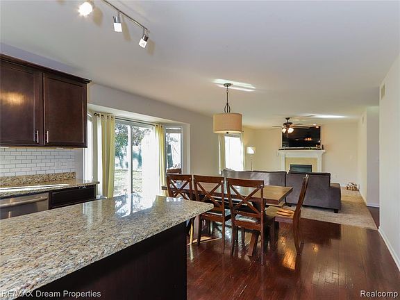 3rd image of 15231 Santa Anita St