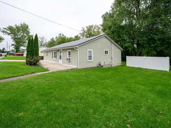 1104 Town St, Kendallville, IN 46755