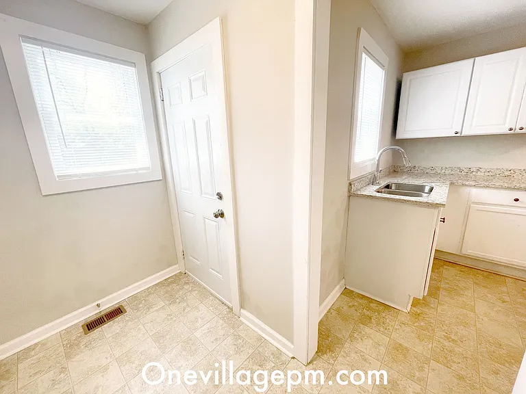 905 Harris St — Photo 7