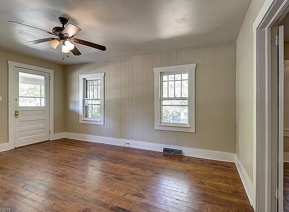 3rd image of 12 Elkmont Pl