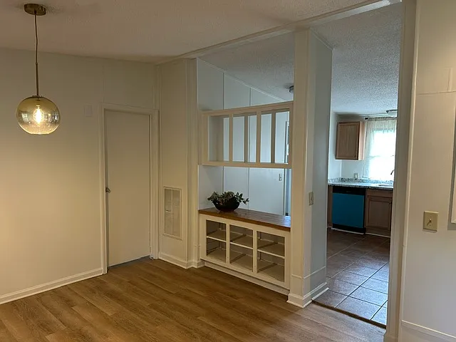 3 bed, 1400 sqft, $2,350 — Photo 4