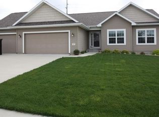 4835 Yellowstone Dr, Waterloo, IA 50701