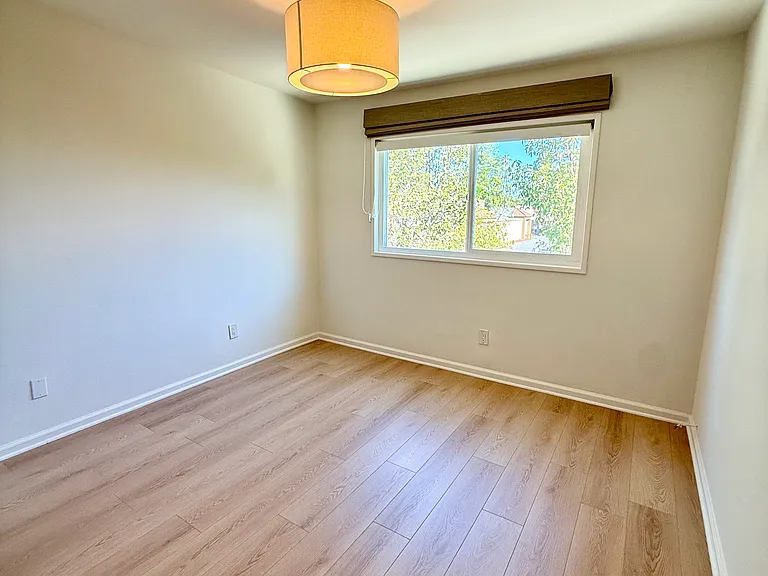 4846 McConnell Ave — Photo 9