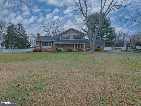 5th image of 703 Capri Estates Ct