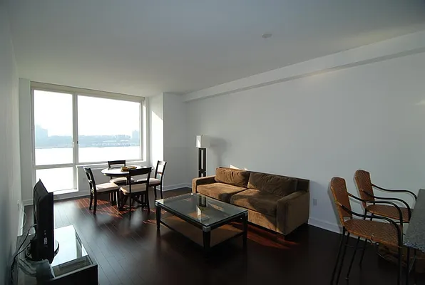 Rented by Nest Seekers International | media 23