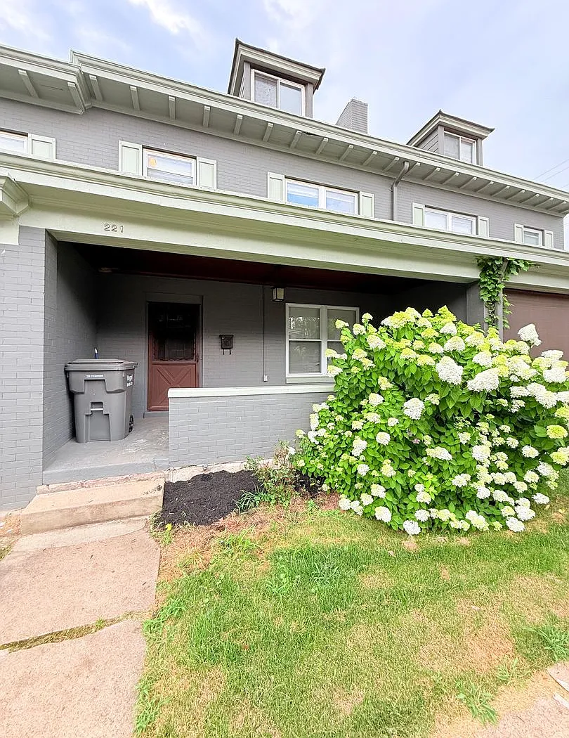 Gilliland Ave — Photo 1
