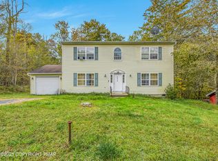 9076 Idlewild Dr, Tobyhanna, PA