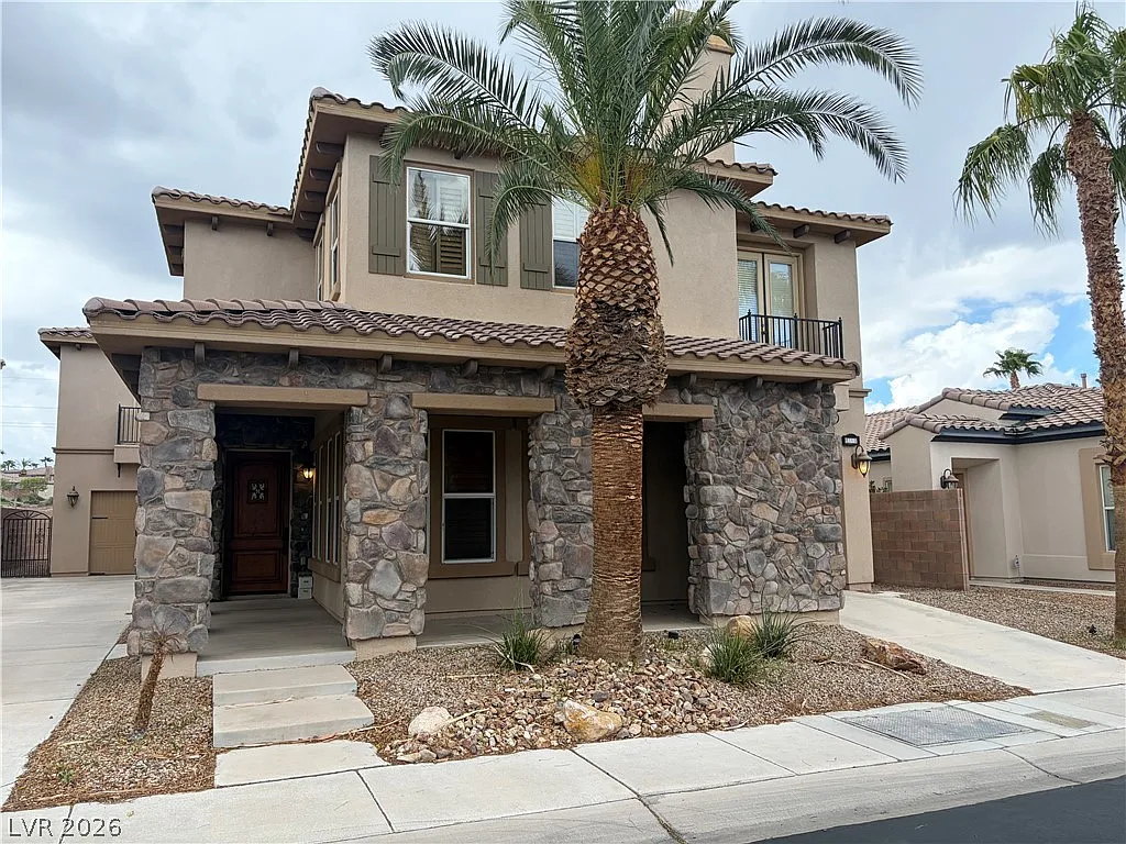 4 bed, 5.0 bath, 4408 sqft, $3,636 — Photo 2