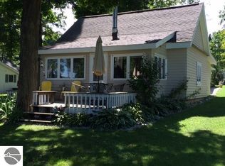 7171 Lakeside Dr, Bellaire, MI 49615