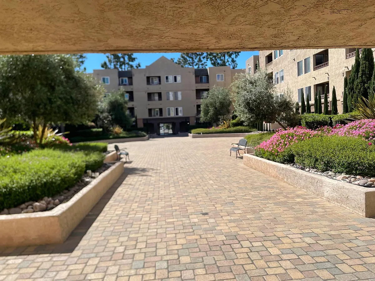 Building Photo - 8889 Caminito #7426