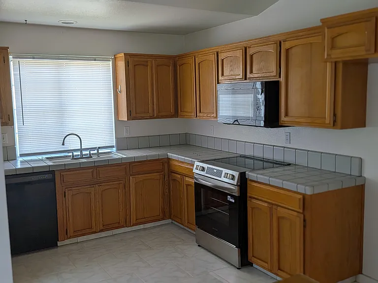 10625 N Sea Shell Cv — Photo 7