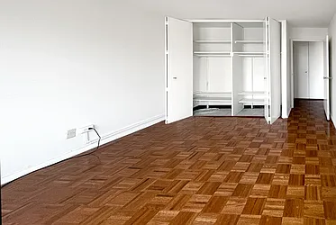 Rented by Coldwell Banker Warburg