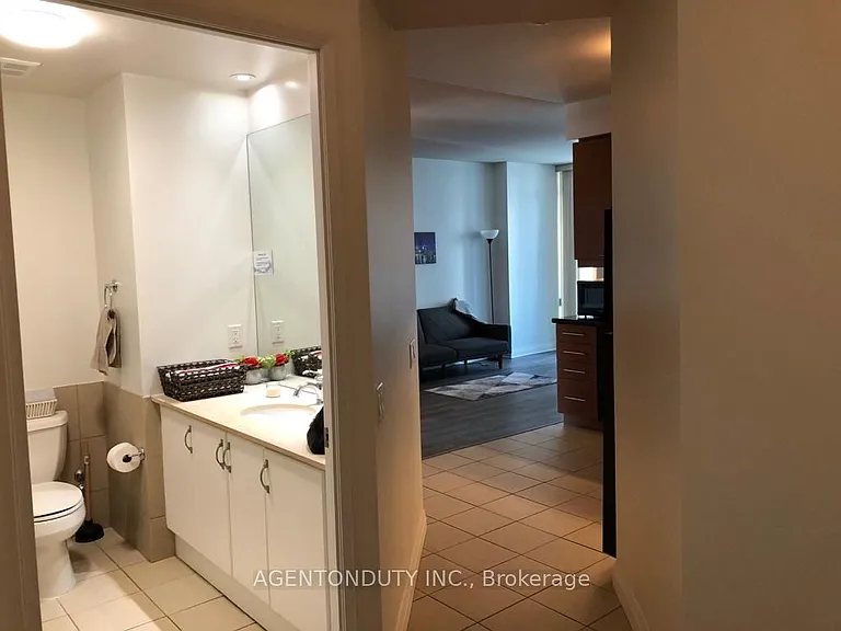 1121 Bay St #701 — Photo 18